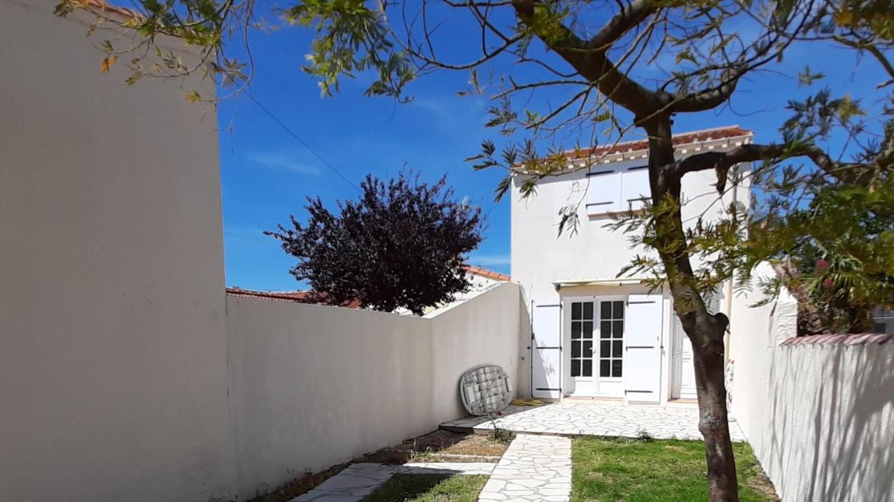 Charmante Maison De Ville Avec Jardin - 2 Chambres - 5 Pers Saint-Jean-de-Monts Dış mekan fotoğraf